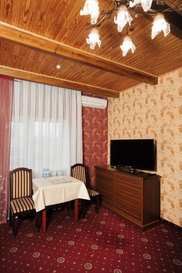 Stanislavskiy Dvir Hotel Ivano-Frankivsk Eksteriør billede